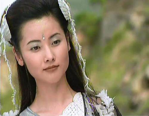 盘点那些明明可以靠脸,但是年纪轻轻已经演妈类配角的女星!