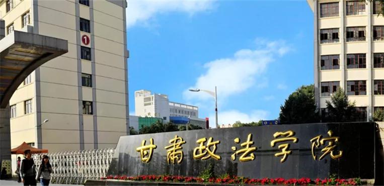 ▌上海政法学院--政法新锐平易近人 "代言人":郭襄