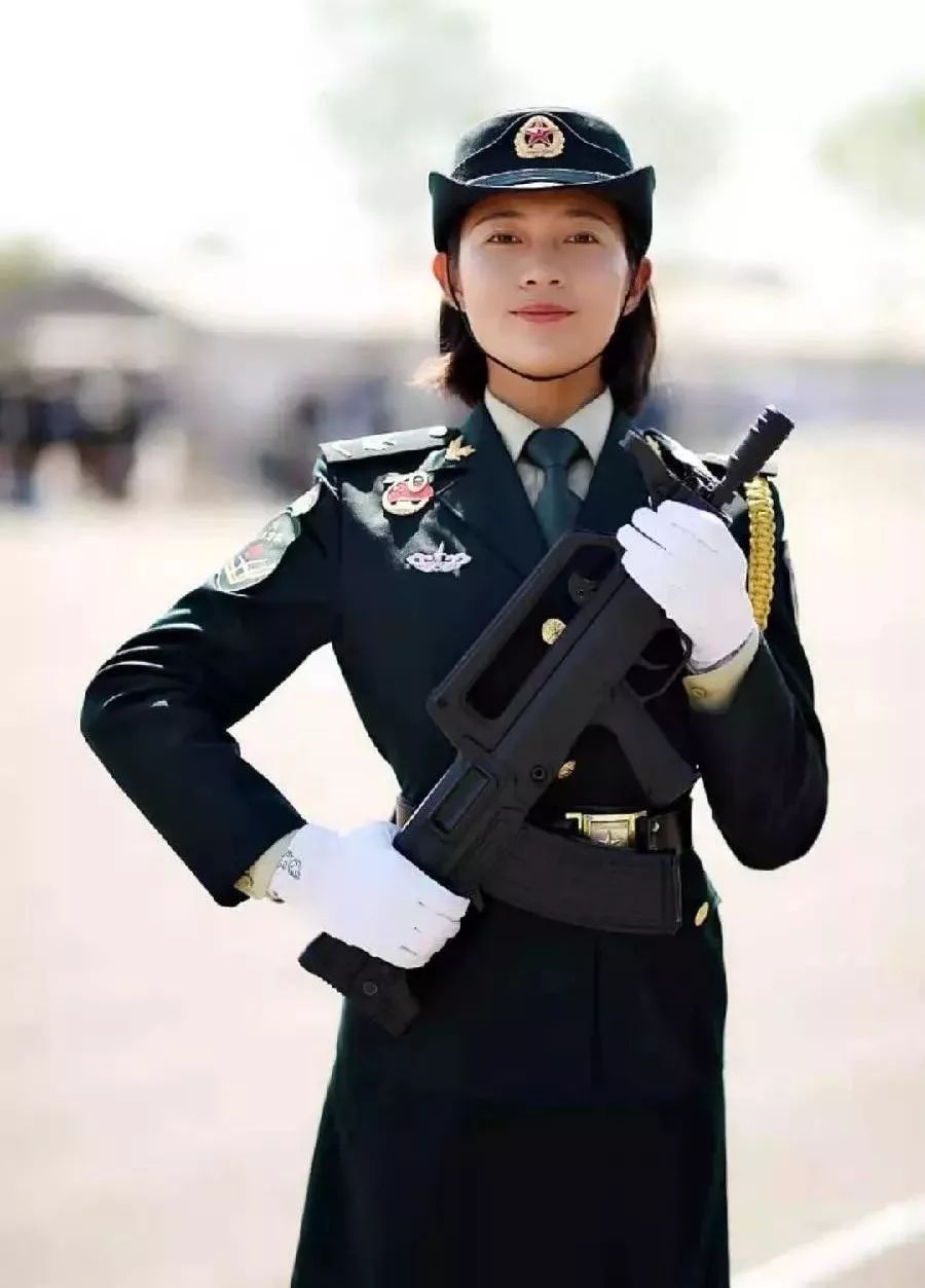 部队女兵照片图片