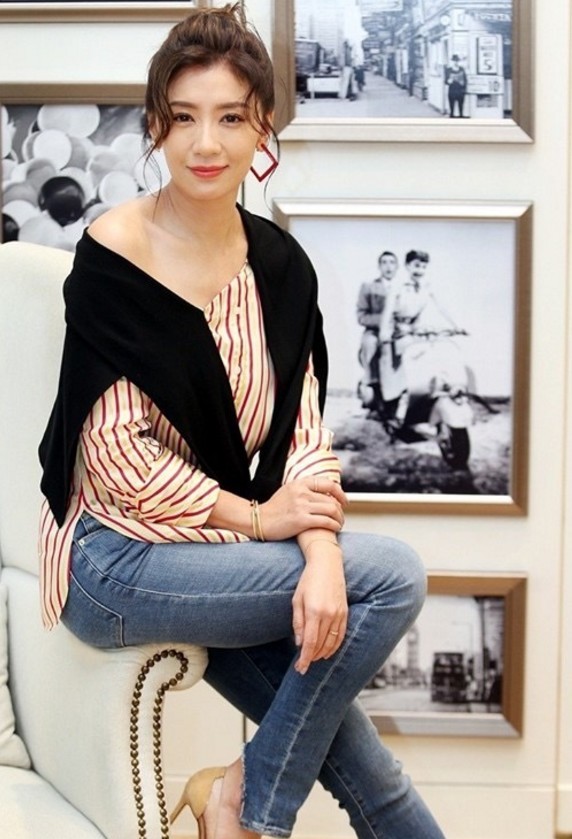 原创还要被贾静雯骗多久无修图容颜成这样可怜了修杰楷每天的生活