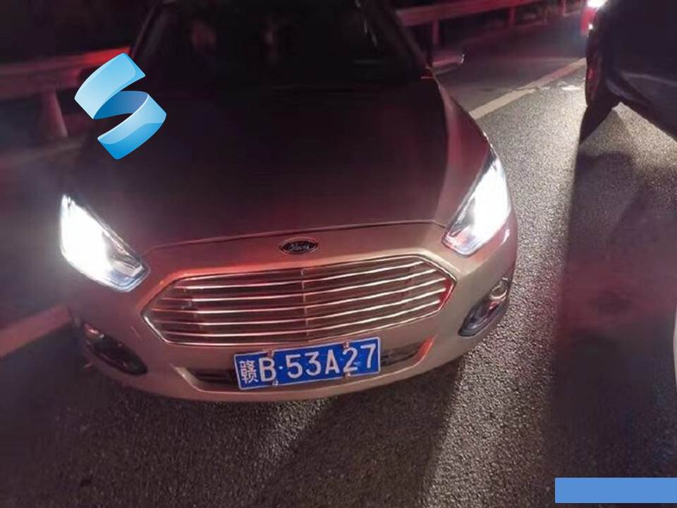 原创惠州交警曝光大量占用应急车道违法车辆,粤abs牌照居多