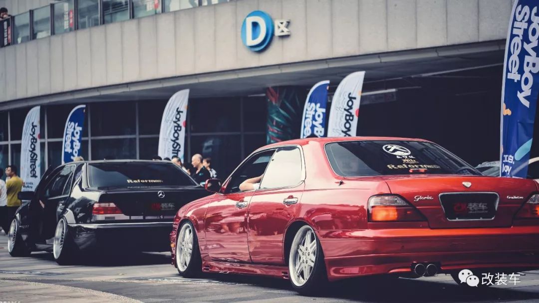 刺青师迷上日本黑帮vip文化奔驰虎头奔低趴姿态改装