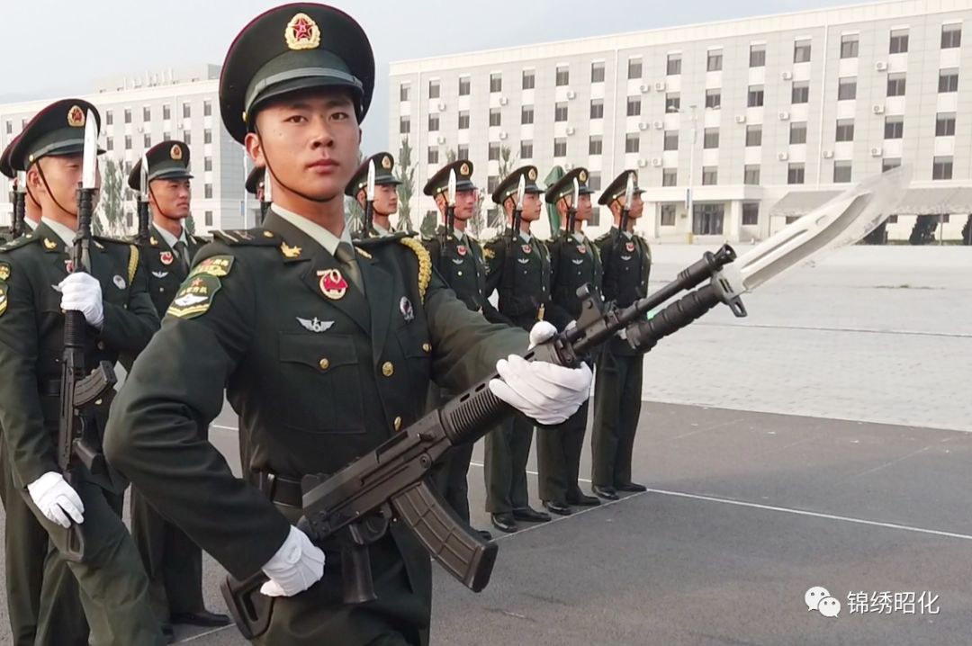 中国陆军帅气图片