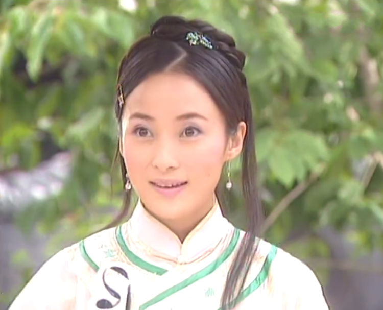 蒋勤勤版玉娇龙,异域少女扮相很明艳,旗装造型尽显贵族优雅气质