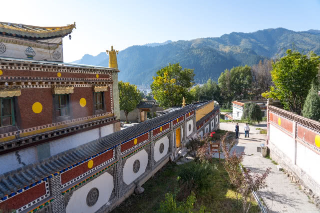 原创离天堂最近的寺鼎盛时僧人多达千人比拉卜楞寺还早八百年