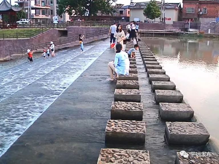 梅州又一网红景点诞生,吸引了各地游客前来"打卡"!_石正河