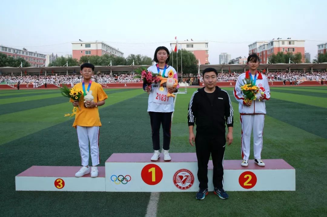 通遼五中2019年秋季田徑運動會暨首屆體育藝術節於9月27日在學校操場