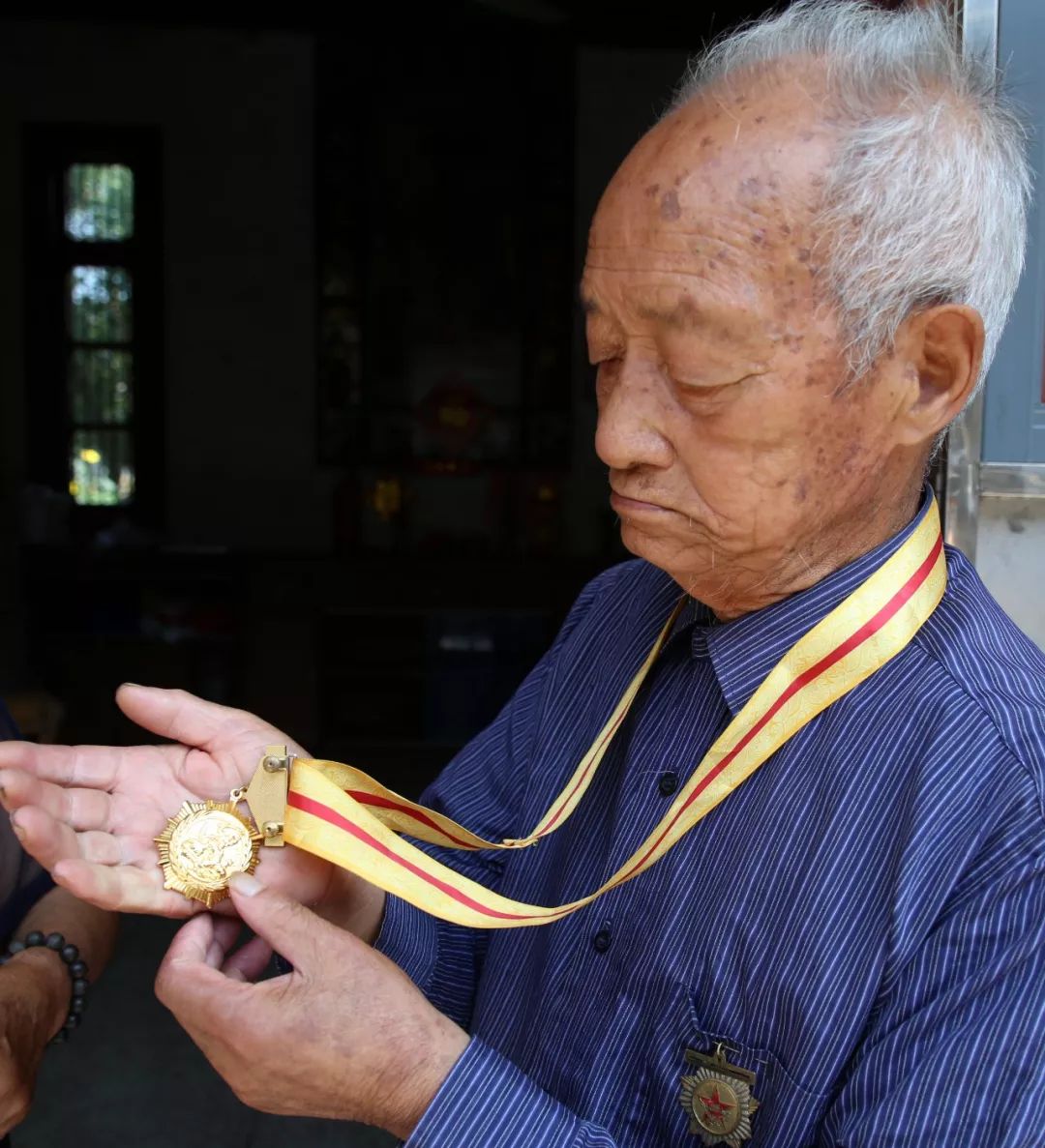 泰州有个"英雄家庭",父子三人同上战场,两人牺牲一人重伤……_朱永生