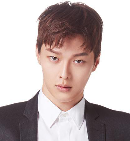 见了如此模特身材如此笑颜的韩国艺人张基龙,你绝对会一眼爱上他