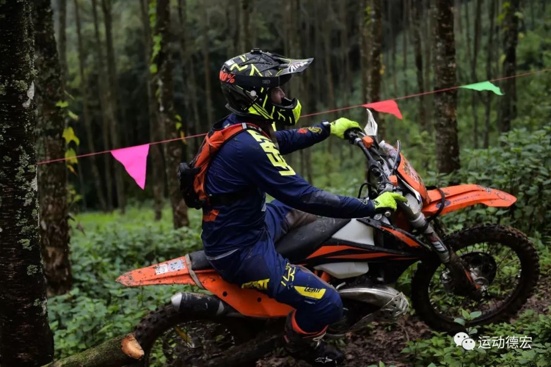 雨中前行cess超级越野摩托城市雨林障碍耐力挑战赛精彩继续