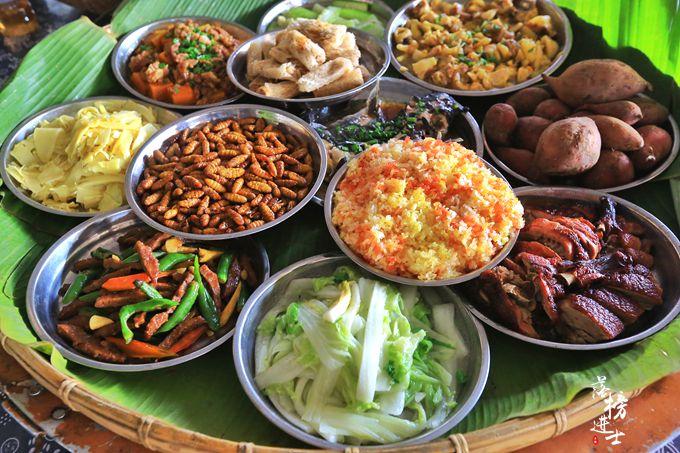 原创广西壮家古寨独特的美食壮族人爱吃的美味北方人却不敢动筷子