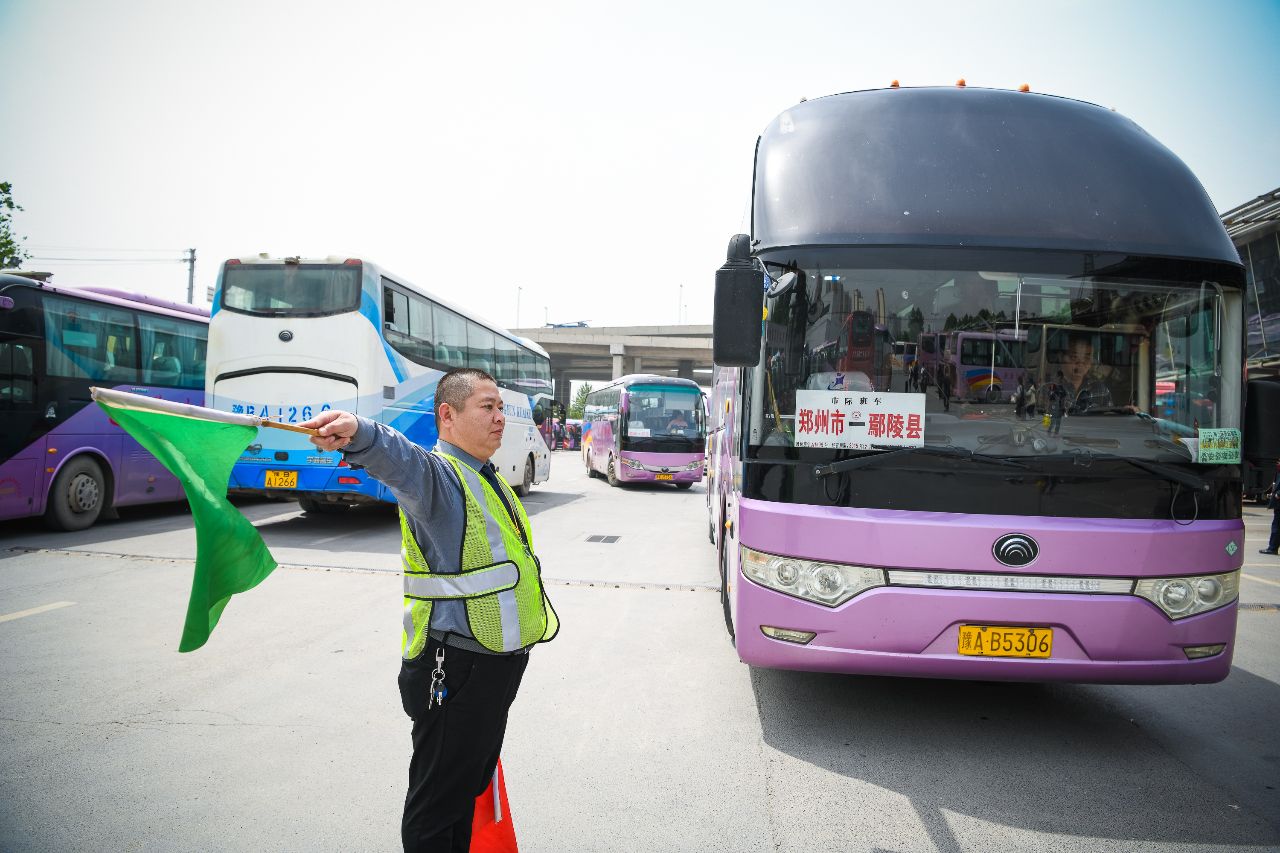 郑州交运集团十一黄金周安全发送旅客73万人次