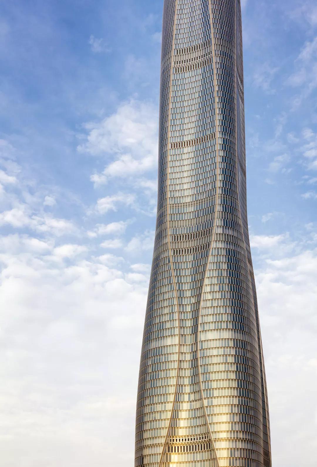 天津周大福金融中心正式竣工跻身世界第八高