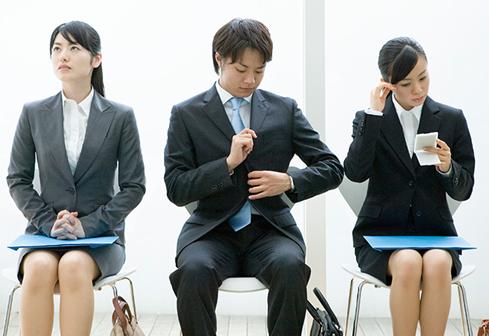 在职场,用人者看中的是"经验",即你经历过并收获了实践的价值,比如