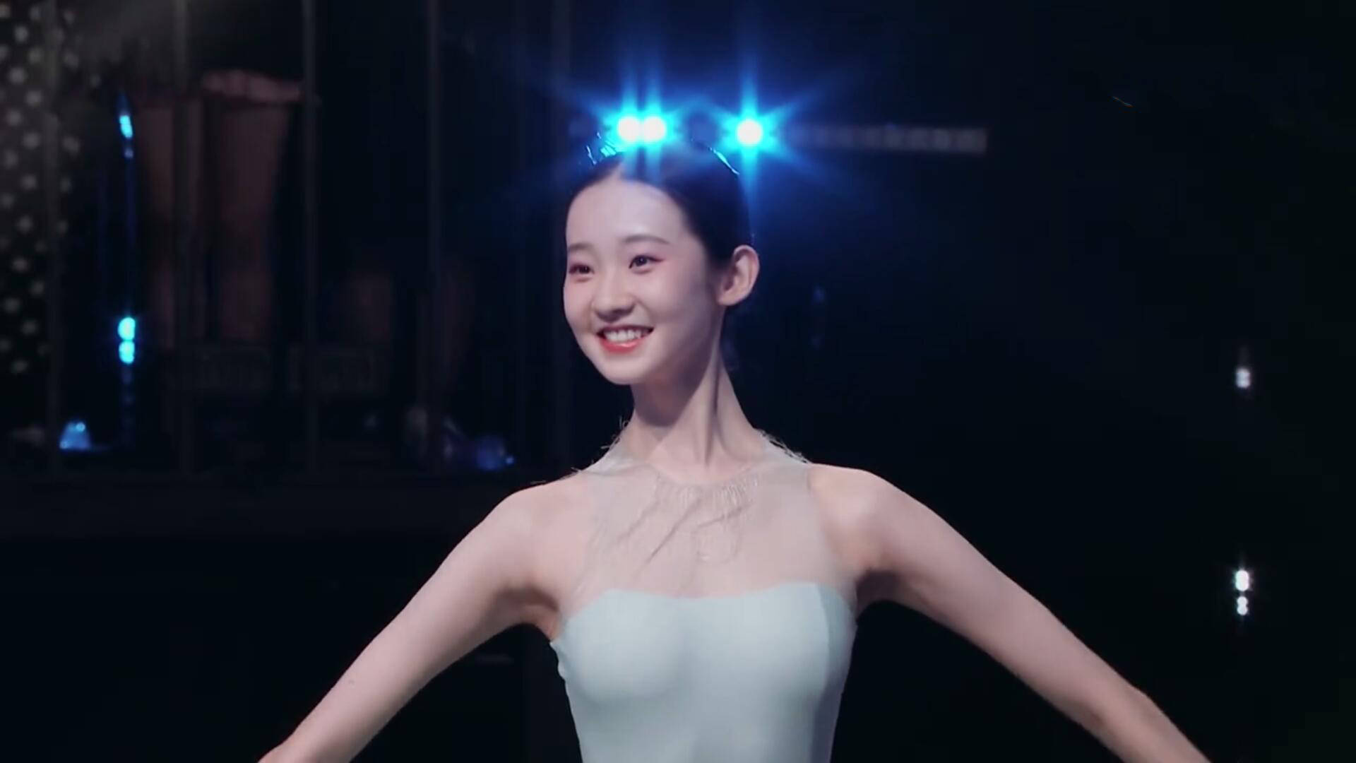 舞蹈风暴一场视觉盛宴的集合观众的尖叫声却是最大败笔