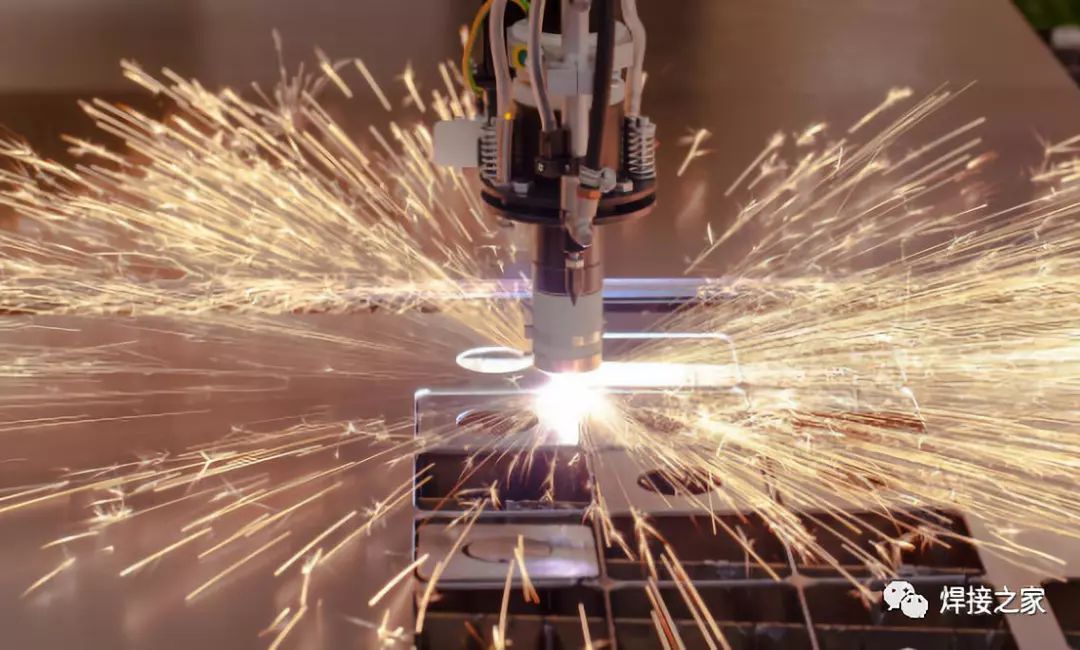 一方面为激光焊接提供额外的能量,提高焊接速度,进而提高整个焊接过程
