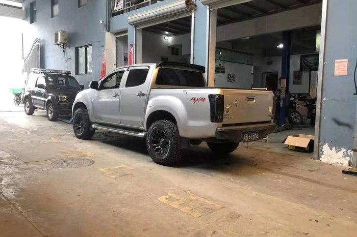 五十铃dmax升高两寸案例