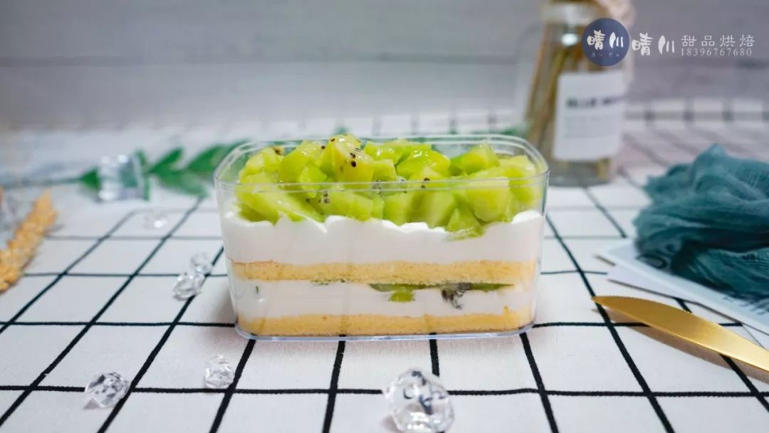 说起网红千层盒子,怎么可以少得了水果来出戏,芒果,猕猴桃,红心火龙果