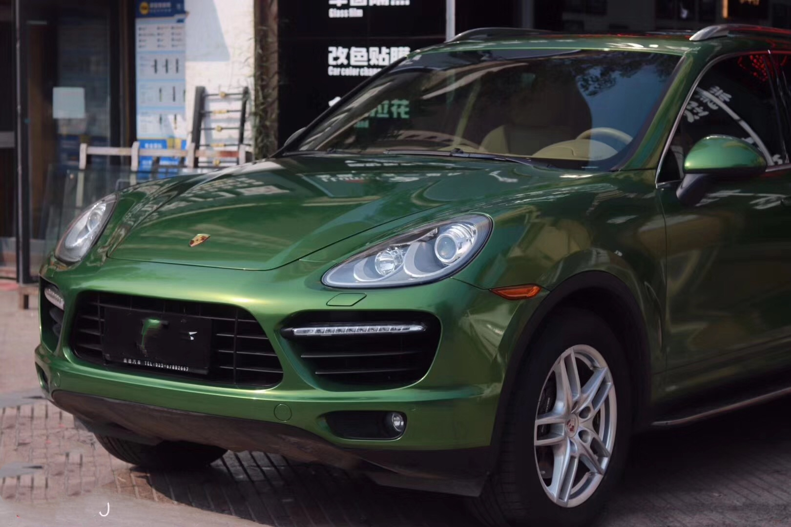 经典来袭 曼巴绿的保时捷卡宴终久不衰