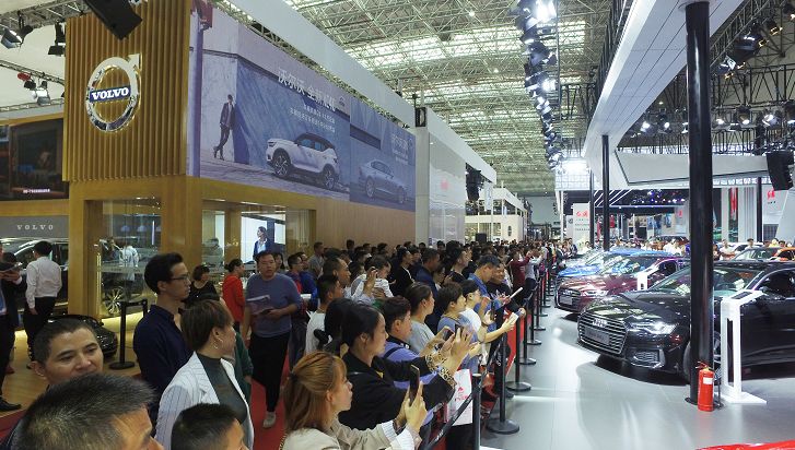 长假最后一天,西太湖车展火力全开,车型车模让你看花眼!