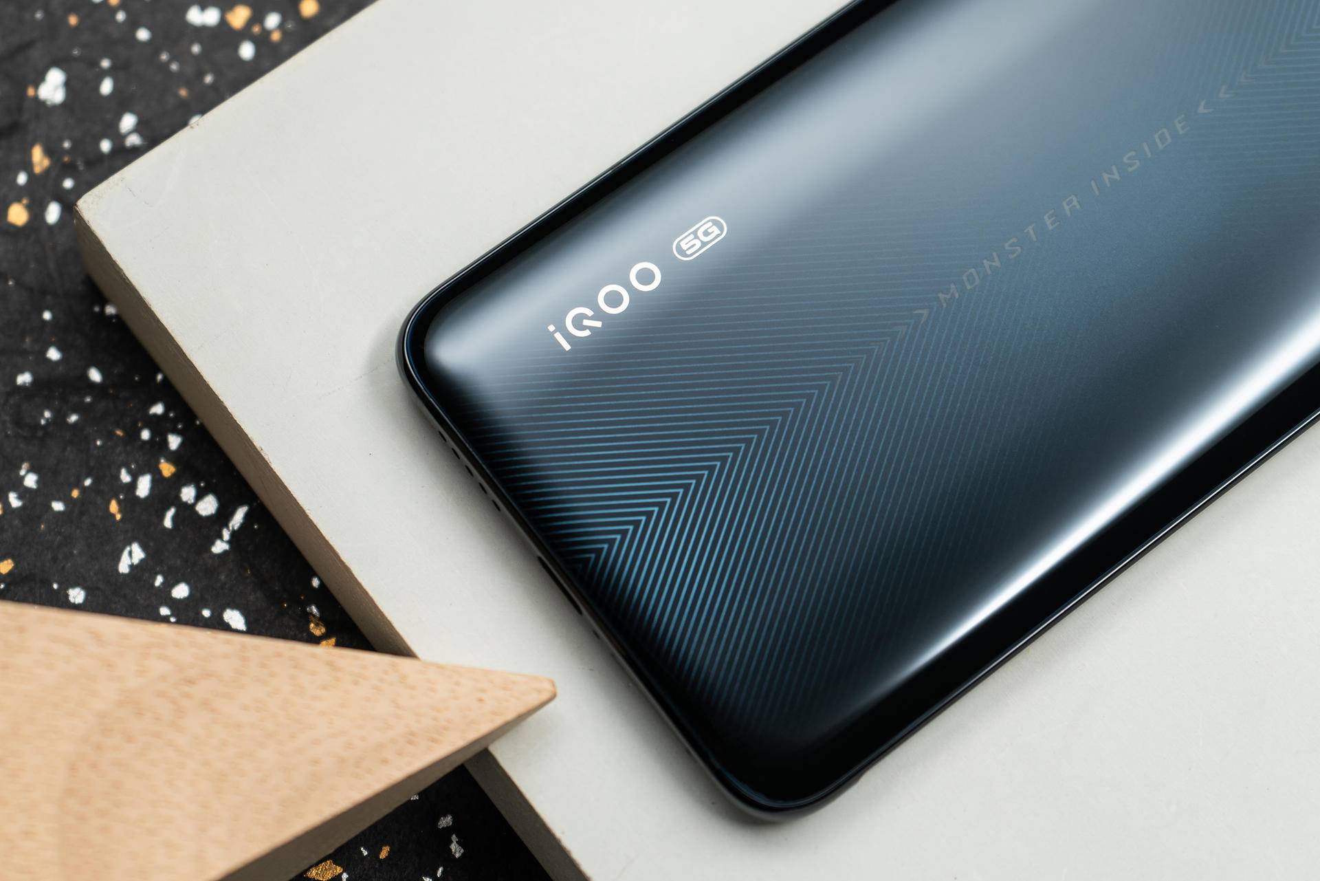 最值5g手机iqoopro5g版性价比超值被誉为无槽点5g旗舰机