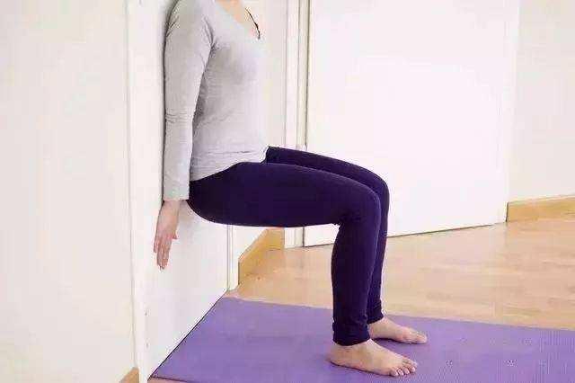 靠墙半蹲真的可以锻炼膝关节吗