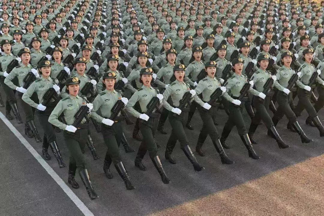 惊艳国庆大阅兵女兵方队中的海南身影