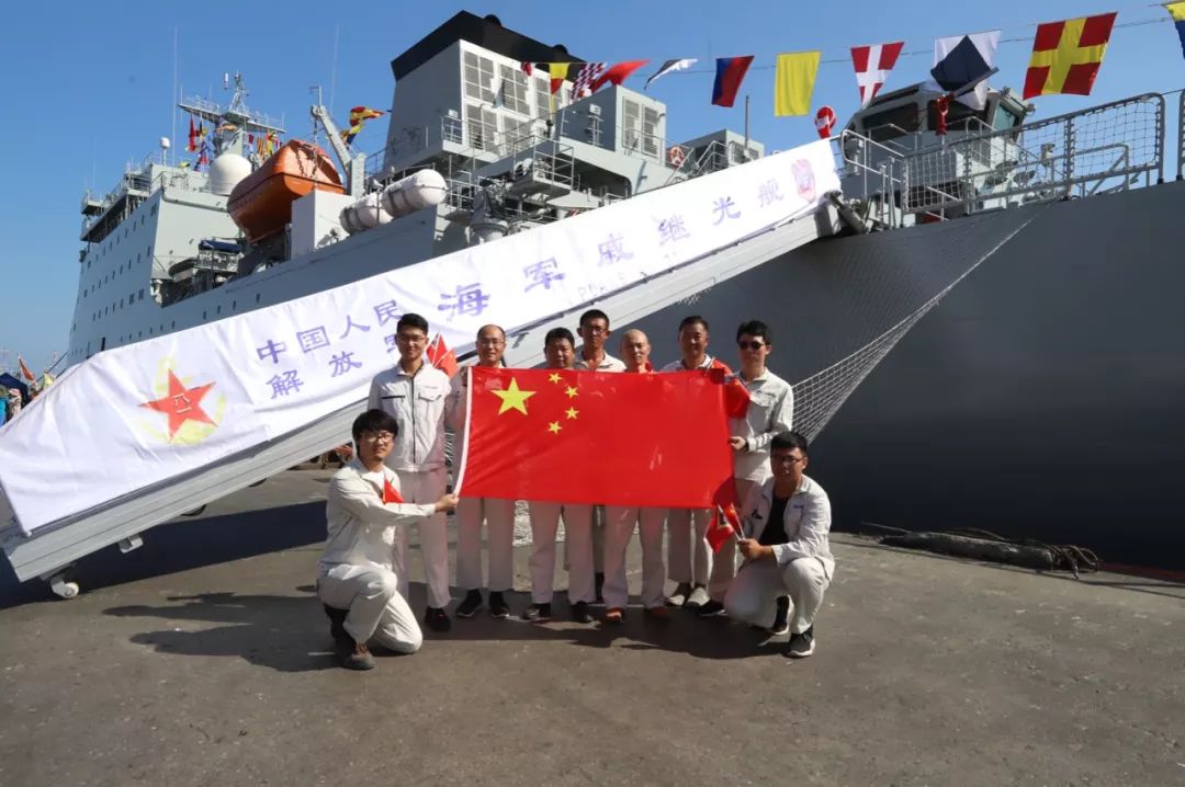 跨越赤道戚继光舰抵达东帝汶进行友好访问