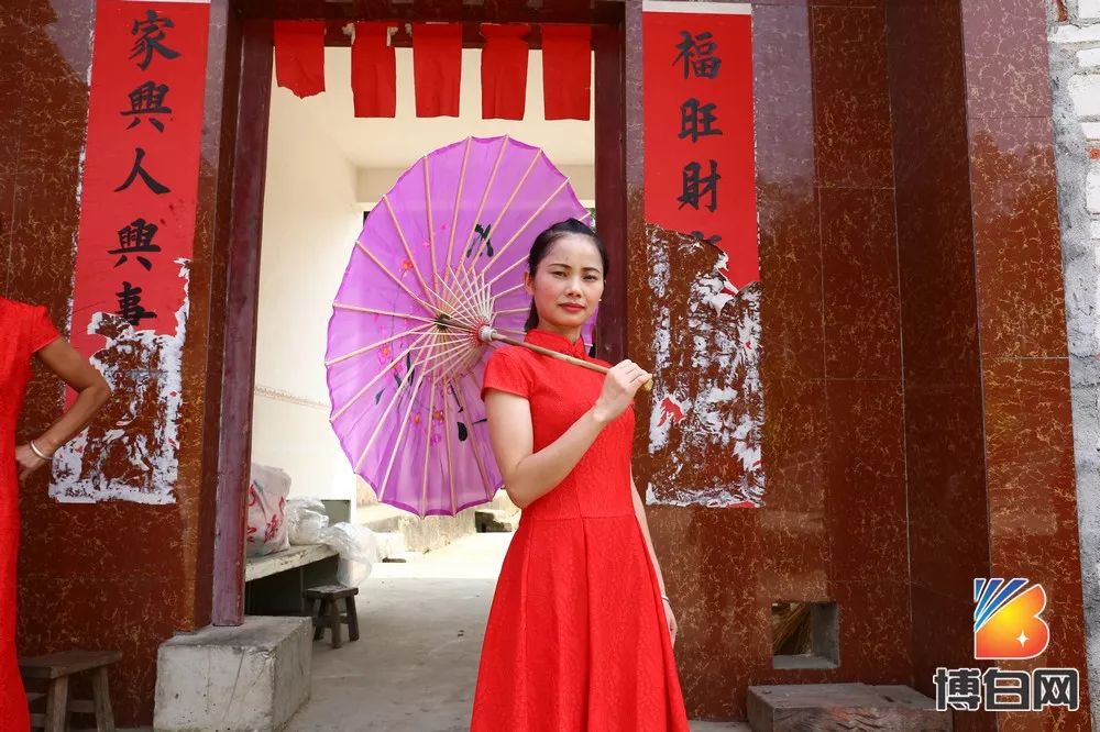 与祖国母亲同庆博白又见外嫁女集体回娘家叙乡情太感人了