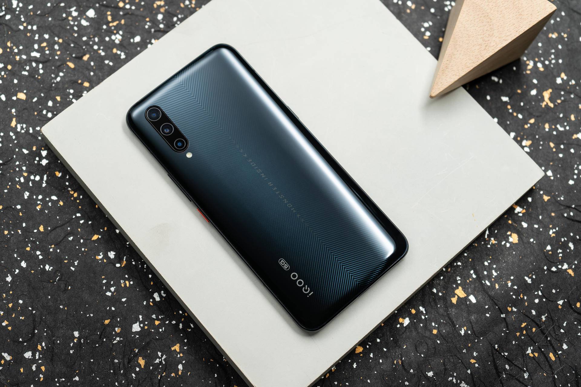 最值5g手机iqoopro5g版性价比超值被誉为无槽点5g旗舰机