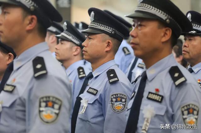 我的芳华有穿警服的样子 贵阳全城含泪送别27岁辅警杨志伟!