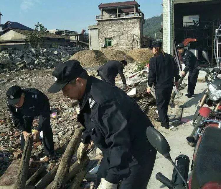 官溪村农村社会治理综合体进行扫黑除恶宣传综合体队伍开展活动以志愿