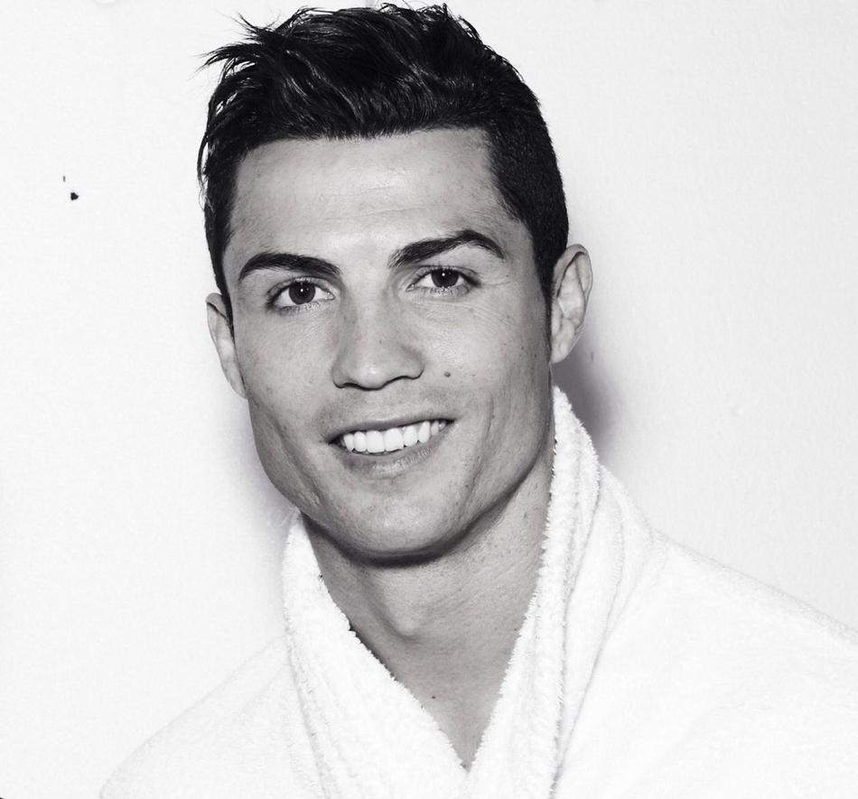 原创足坛史上九大帅哥黑白照风采小贝c罗领衔来看看有没有你喜欢的