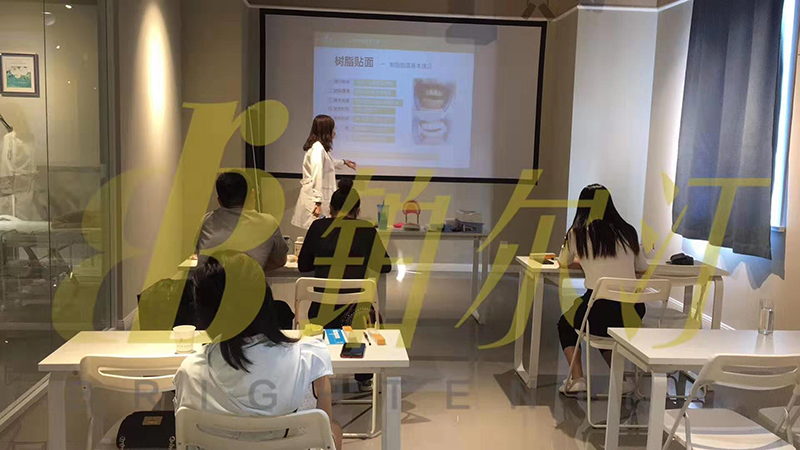 铂尔汀|2019年9月精品小班牙齿美容课程结束,学员们顺利毕业!