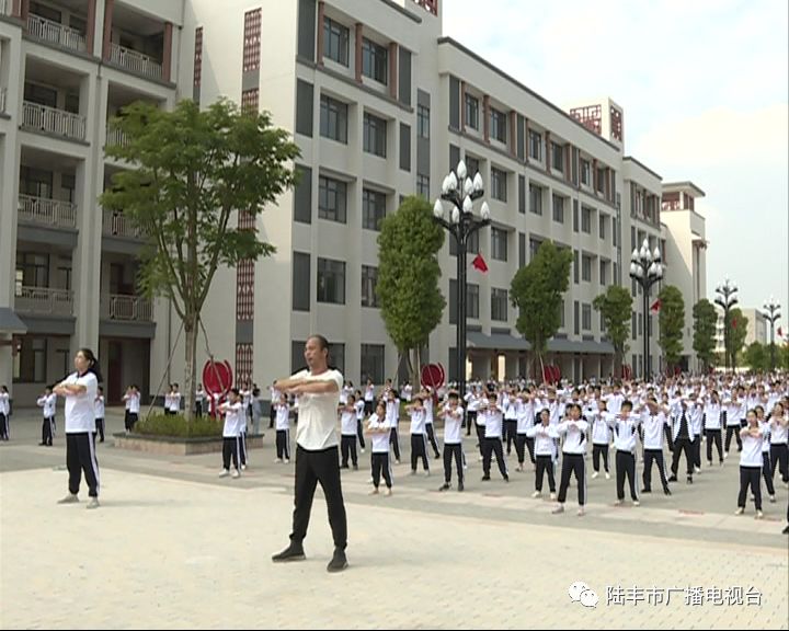 陆丰龙山中学新校区图片