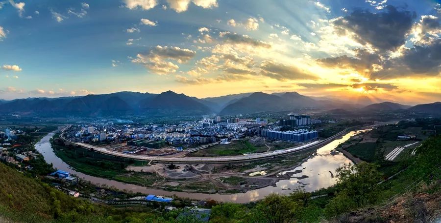 跟上带你穿越元江70年