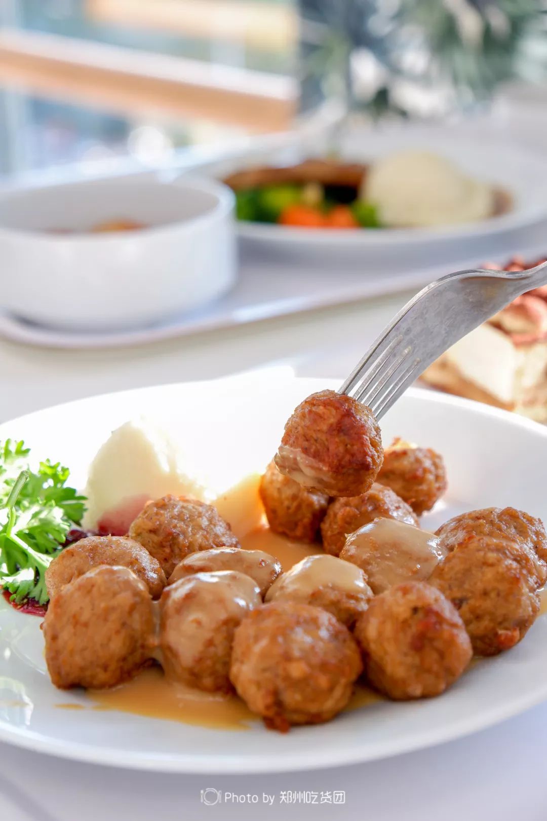 瑞典风味肉丸有口皆碑,如果列一份来宜家必吃清单,这份肉丸一定榜上有