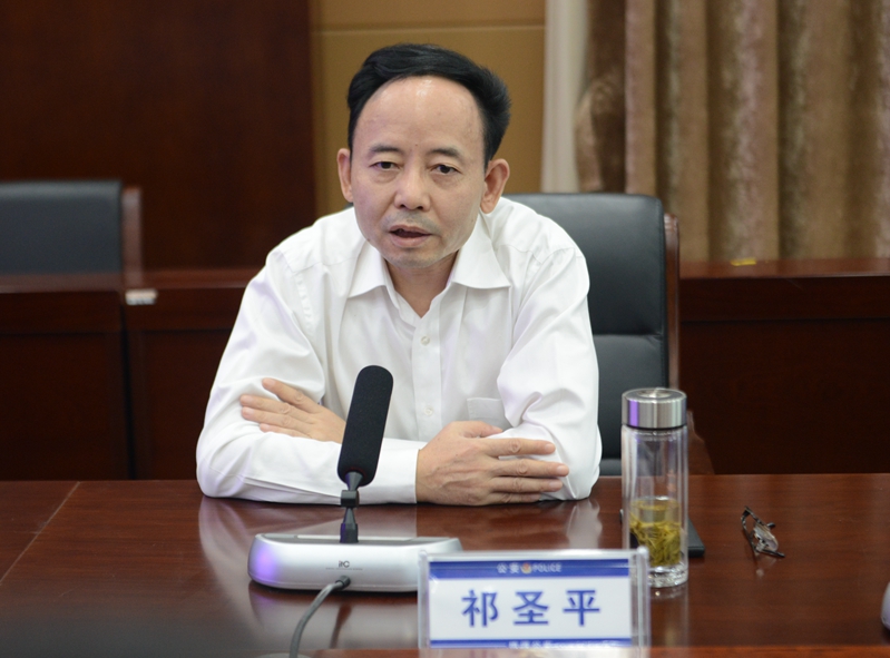 祁圣平同志第二次赴桃源开展大庆安保战时表彰慰问