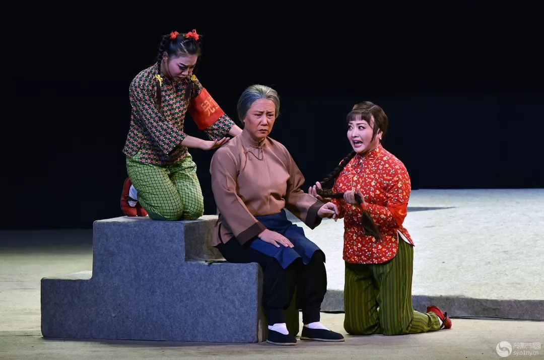 《豫剧-刘胡兰》 作者:红山春前《美丽的收获》 作者:蒙哥儿dl《草原