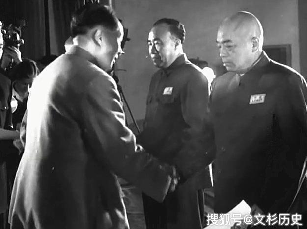 1955年授勋时毛主席珍贵照片-搜狐大视野-搜狐新闻