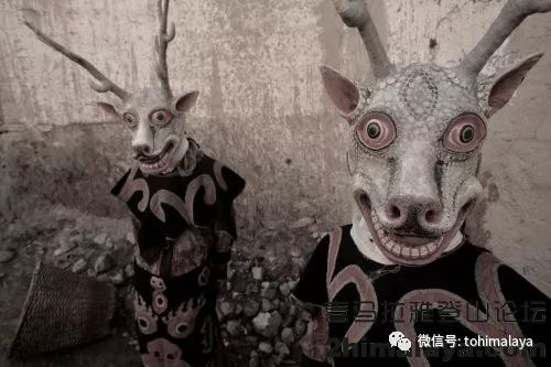 [斯]被低估勇者karnicar沿珠穆朗玛峰不可能线路滑雪下撤|最后留守的