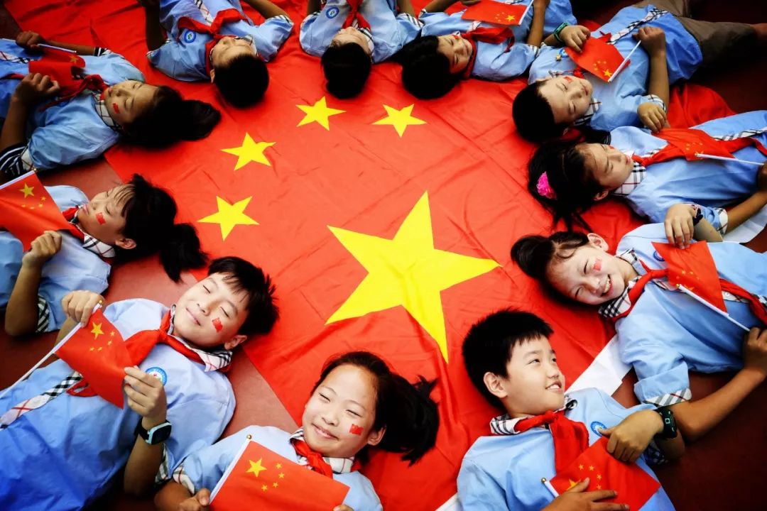 未成年教育向国旗敬礼做时代新人仓山区各学校开展庆祝新中国成立70