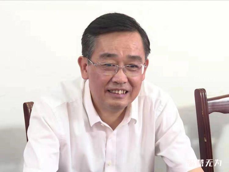 吴瑞新赴严桥镇督导脱贫攻坚工作