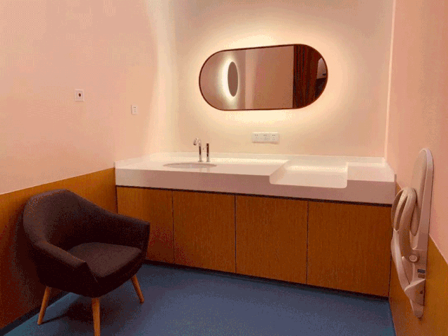 智能服务四大特色服务空间及内容,商场配备独立亲子母婴室,美颜化妆间