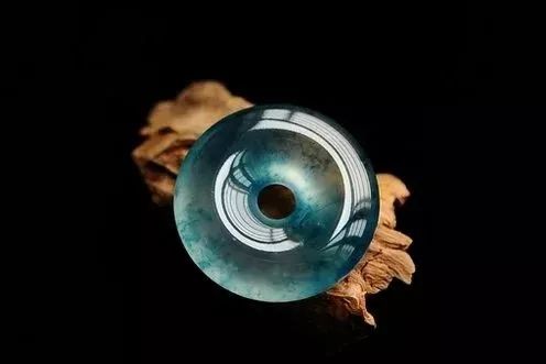 到底什么是"死玉",什么是"活玉",死玉能佩戴吗?