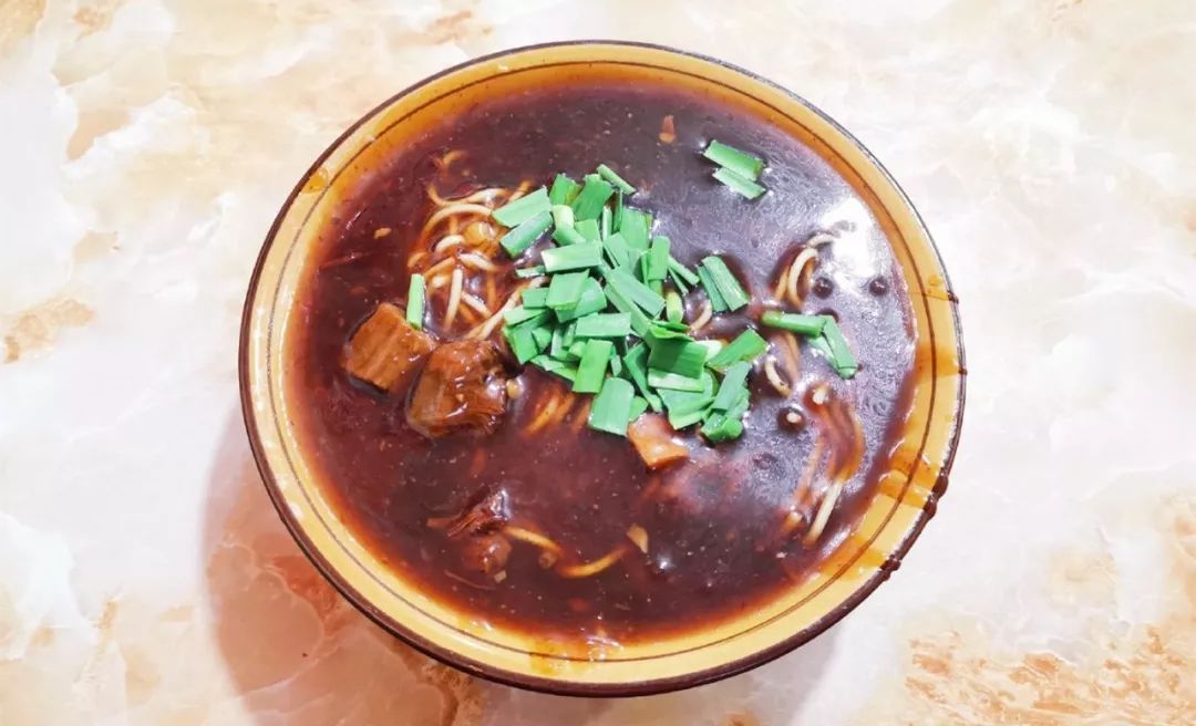 吃遍万水千山,一碗直击灵魂的阆中牛肉面,就能让人飞奔回家!