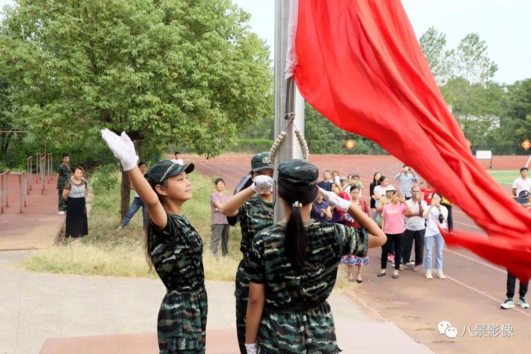 【视频﹠航拍】光荣与梦想,八景中学一千多名学生演绎"震撼大片"!