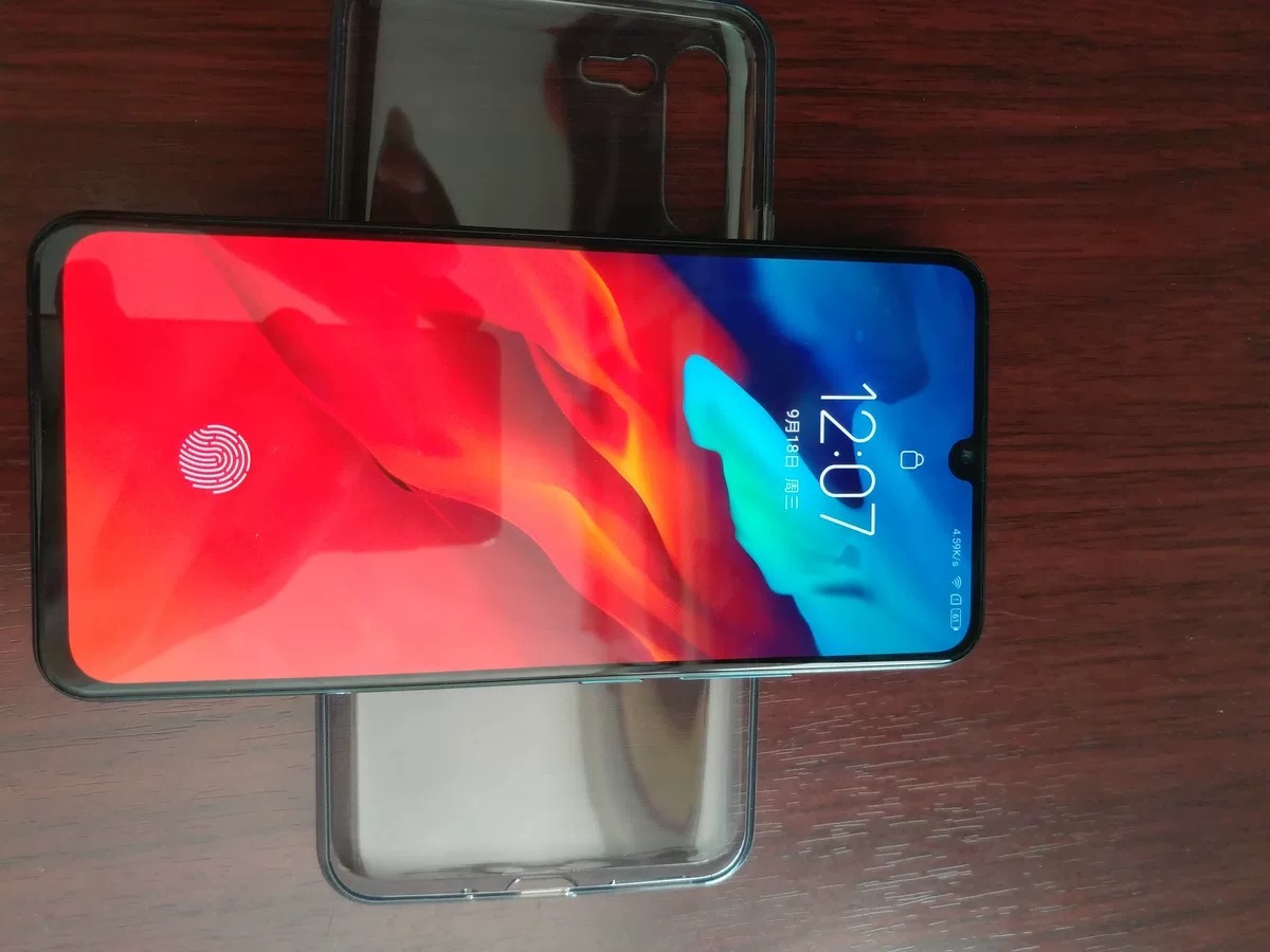 没错就联想4月下旬发布的联想z6pro,这也是联想第二款跌破两千的骁龙