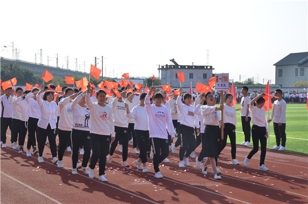 运动增强体质 迎接六十校庆  ——海安市立发中学举行第38届运动会 图6
