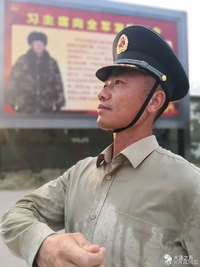 灵璧一位美女亮相国庆70周年阅兵式还有指挥方队中灵璧的一位少校
